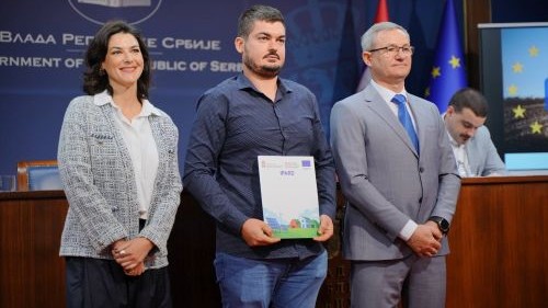 https://zelenanit.rs/moderna-mehanizacija-ipard-srbija-nagrade
